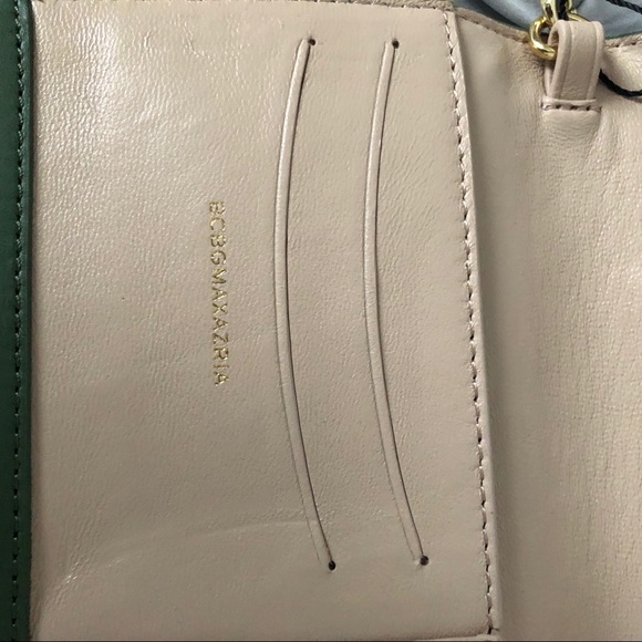 NWT BCBG MaxAzria ZARINA CONVERTIBLE WALLET - Picture 3 of 7